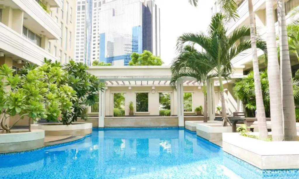 Twin Peaks Sukhumvit suites