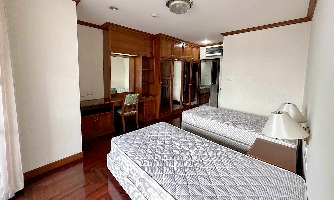 Srirattana Mansion 2