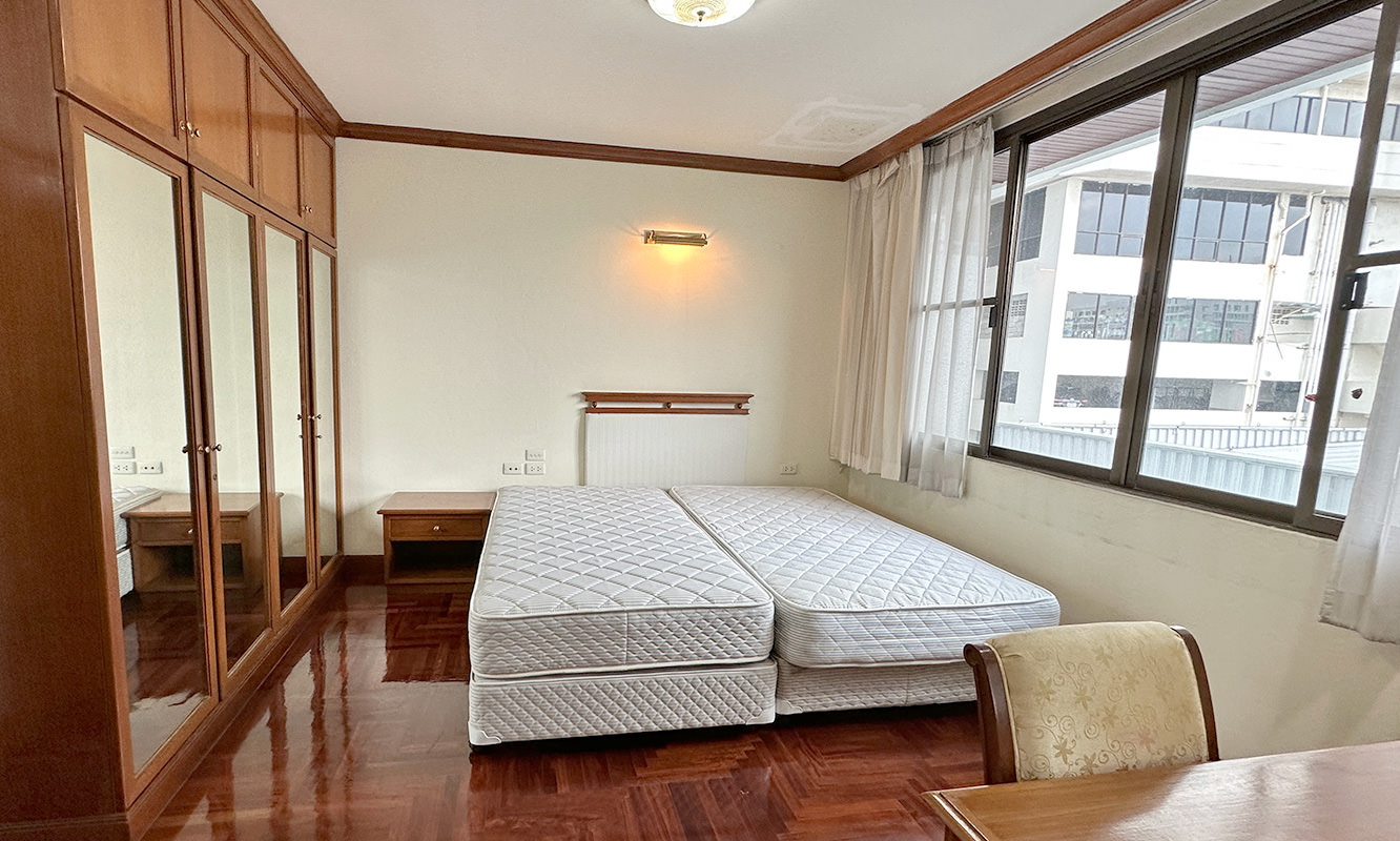 Srirattana Mansion 2