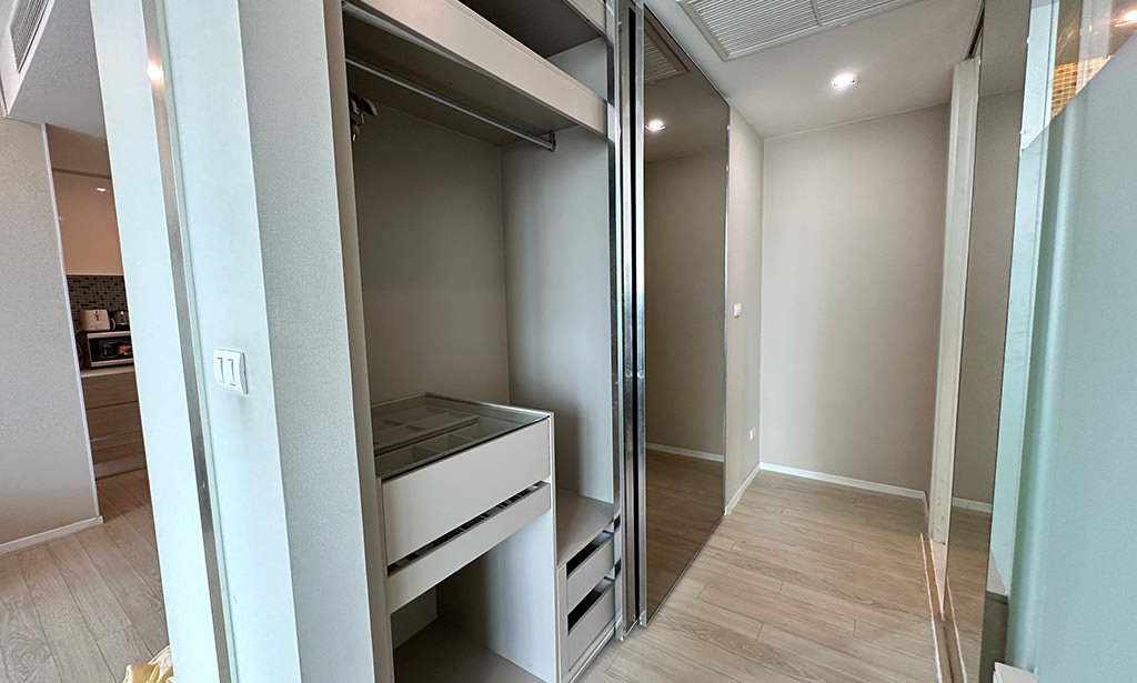 The Room Sukhumvit 21