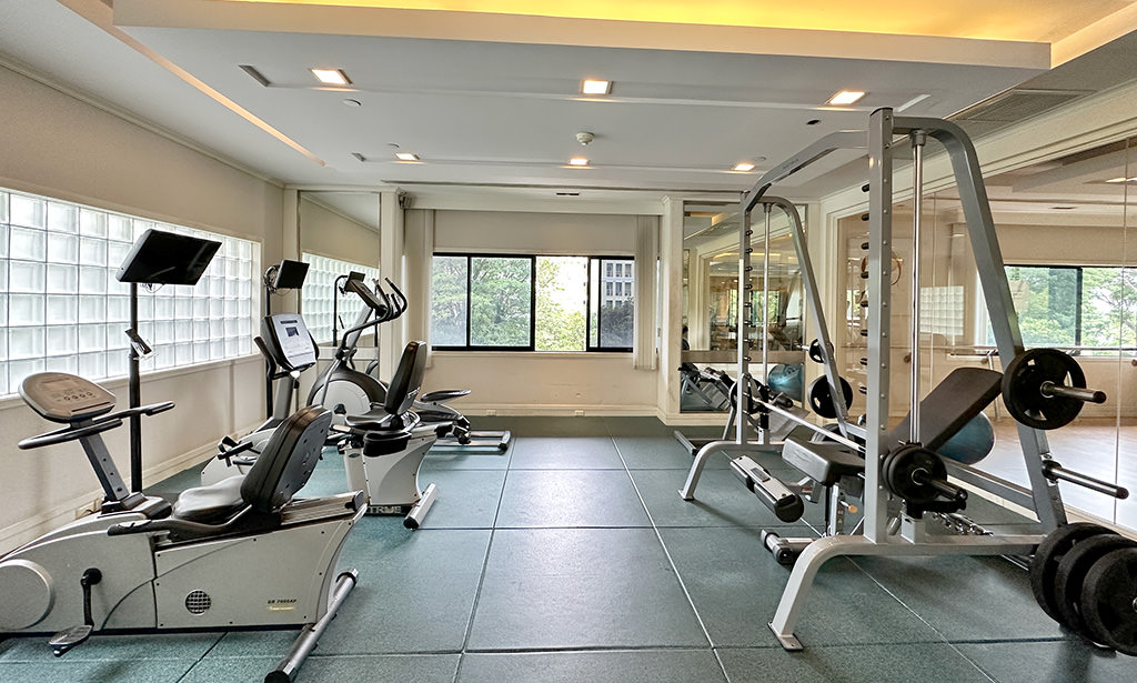 Centre Point Residence Phrompong