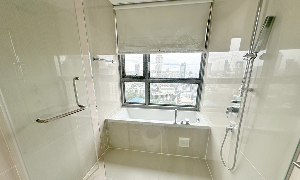 H Sukhumvit 43 Condominium