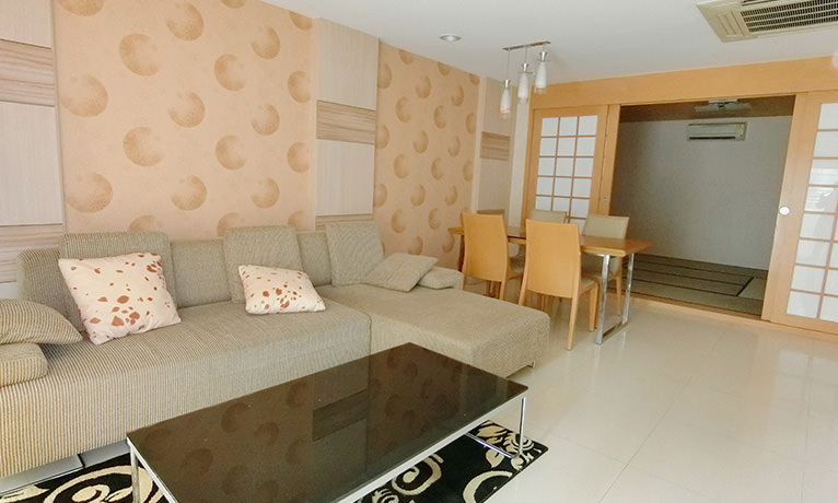 Acadamia Grand Tower