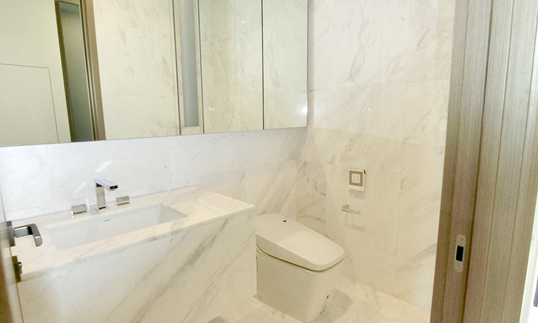 The Monument Thong Lo